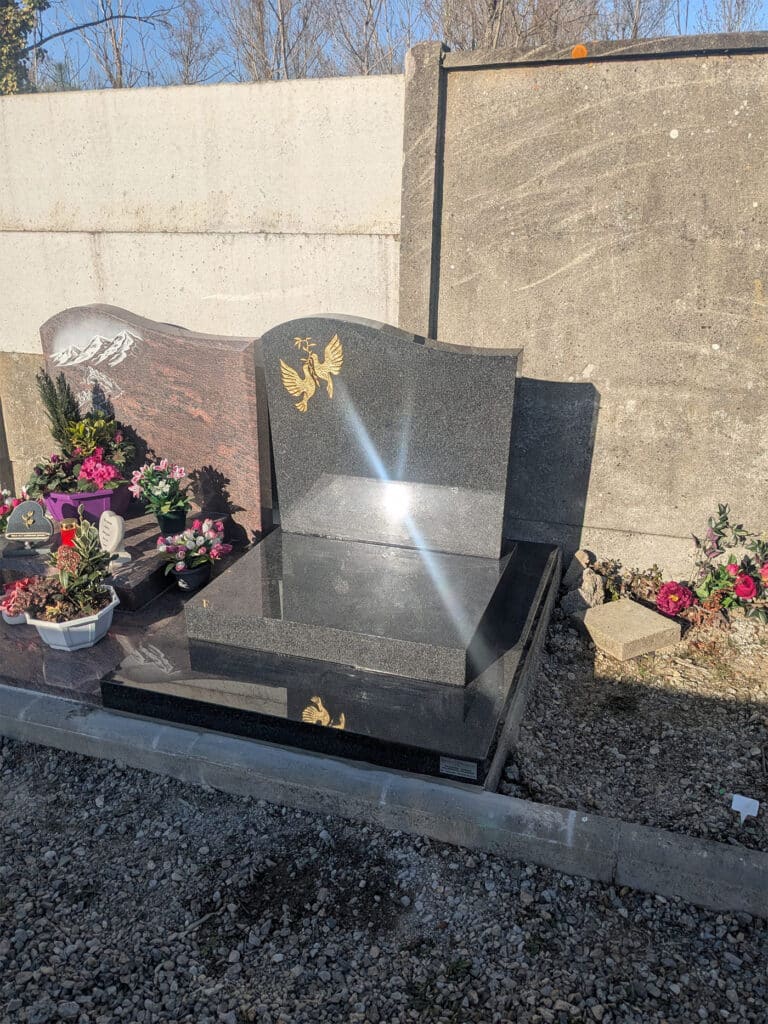 Cvurne Granit Noir d'afrique